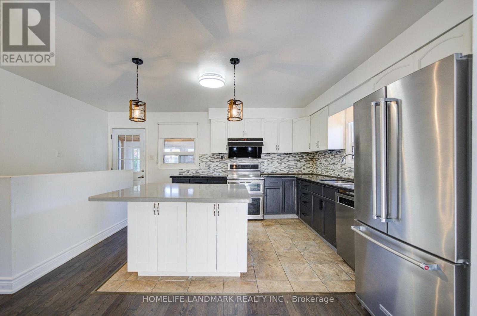 7 Huron Street Property Photo 9