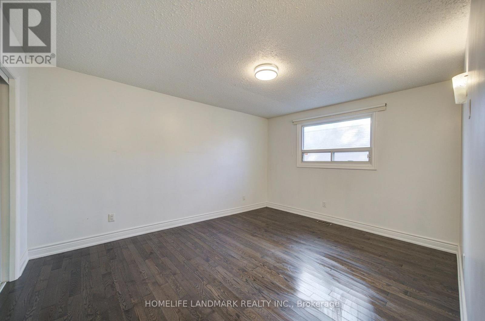 7 Huron Street Property Photo 13