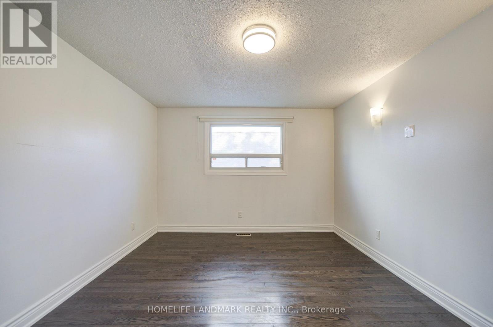 7 Huron Street Property Photo 14