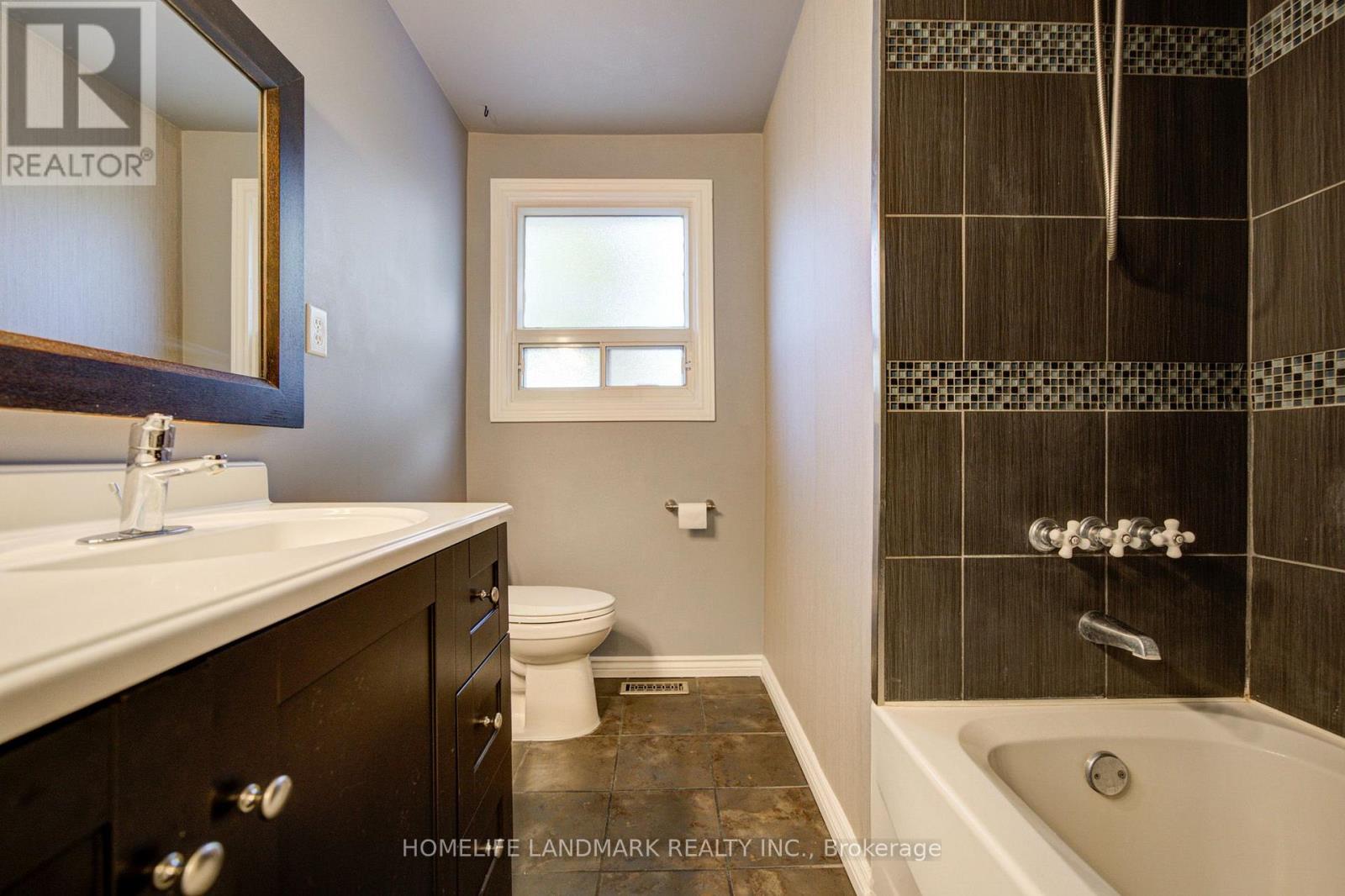 7 Huron Street Property Photo 20