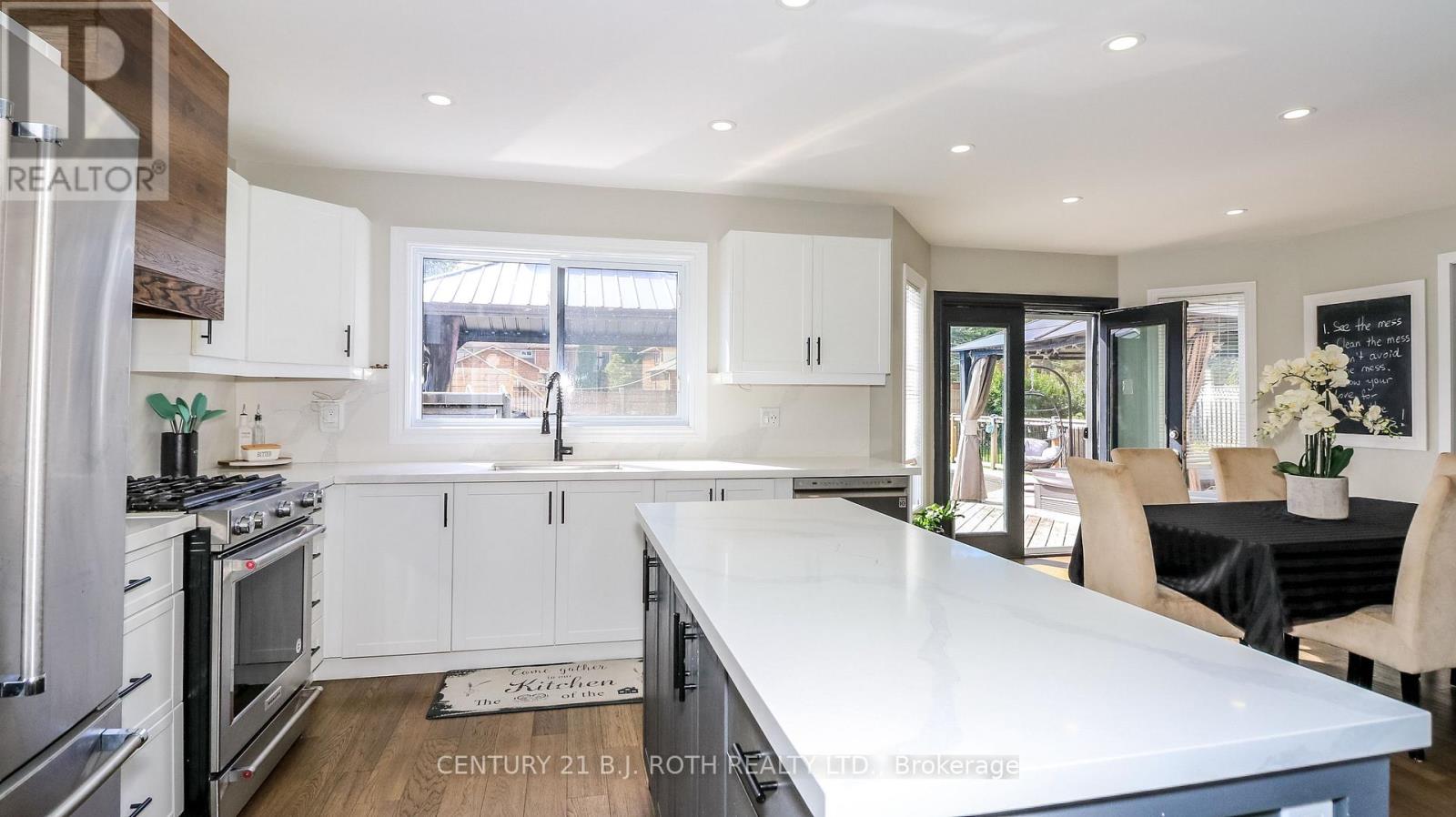 61 Barwick Drive W Property Photo 9