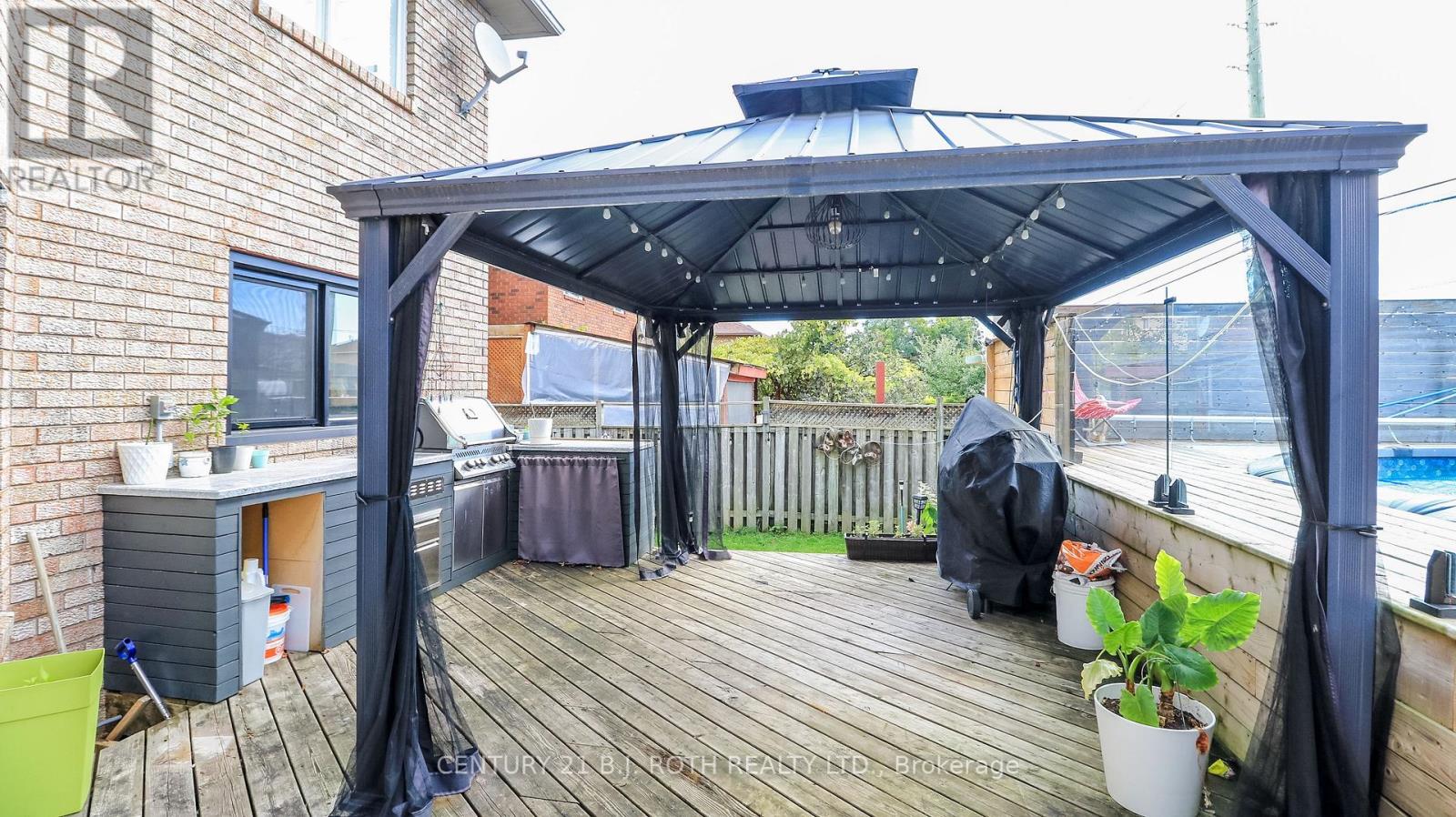 61 Barwick Drive W Property Photo 27