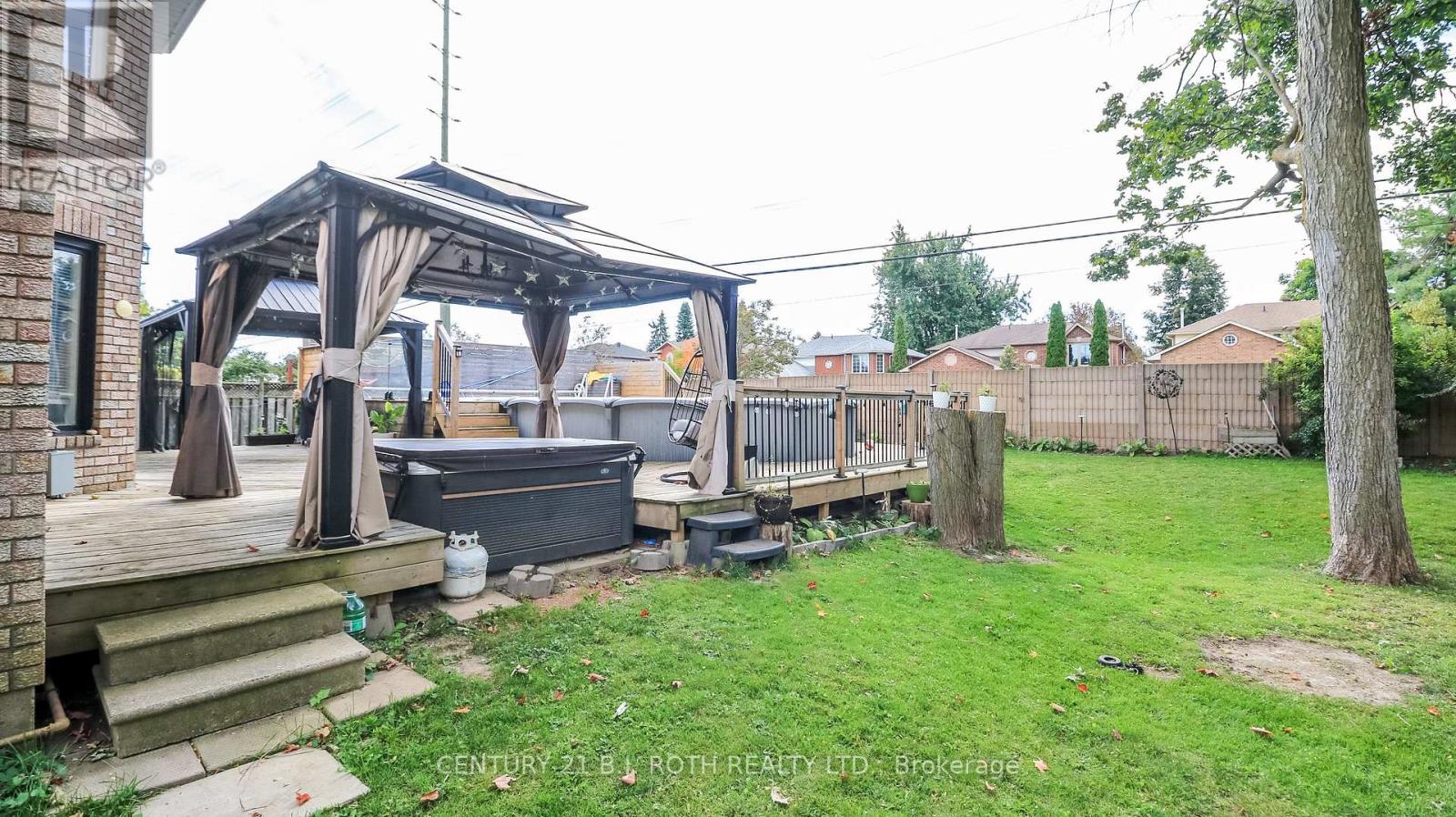 61 Barwick Drive W Property Photo 30