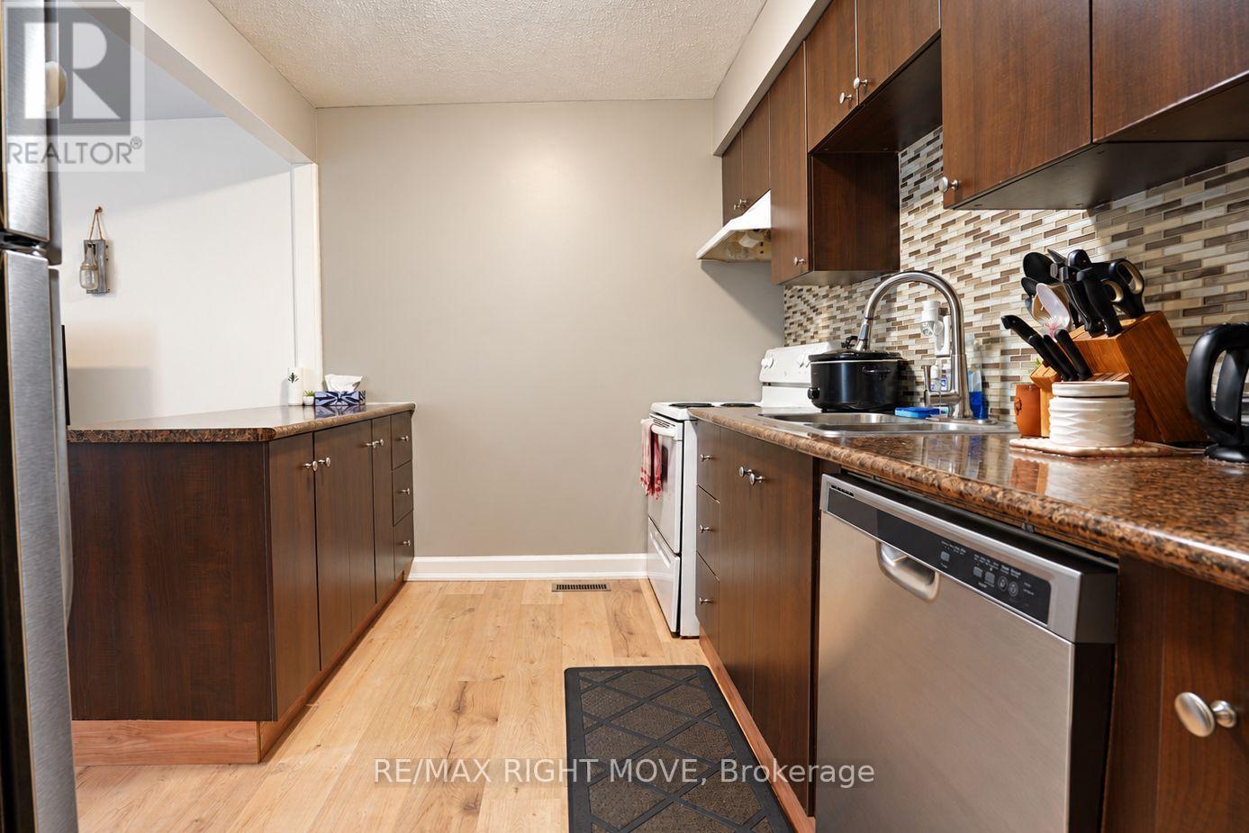 6 - 67 Fittons Road E Property Photo 5