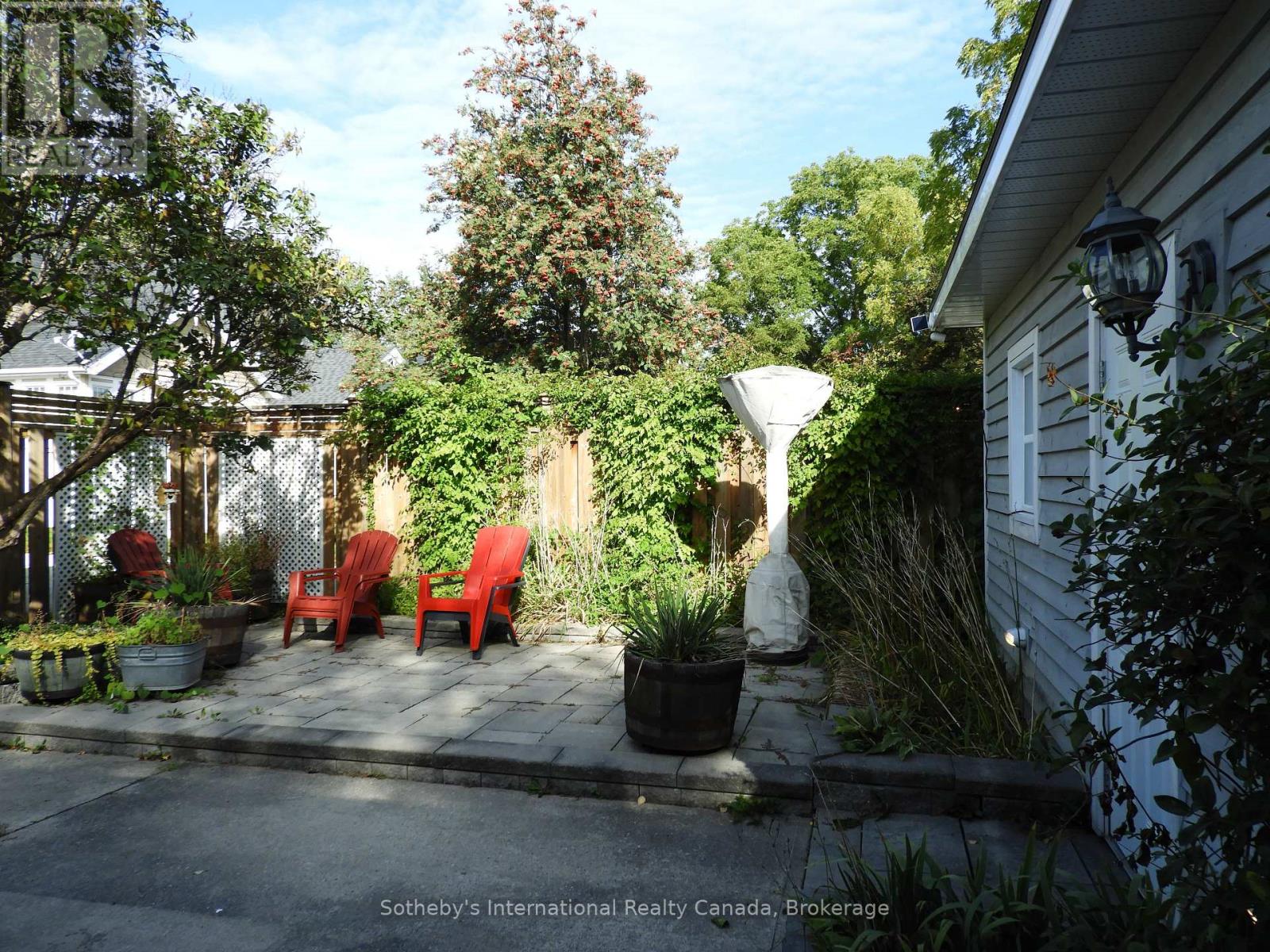 77 Fourth Street W Property Photo 3