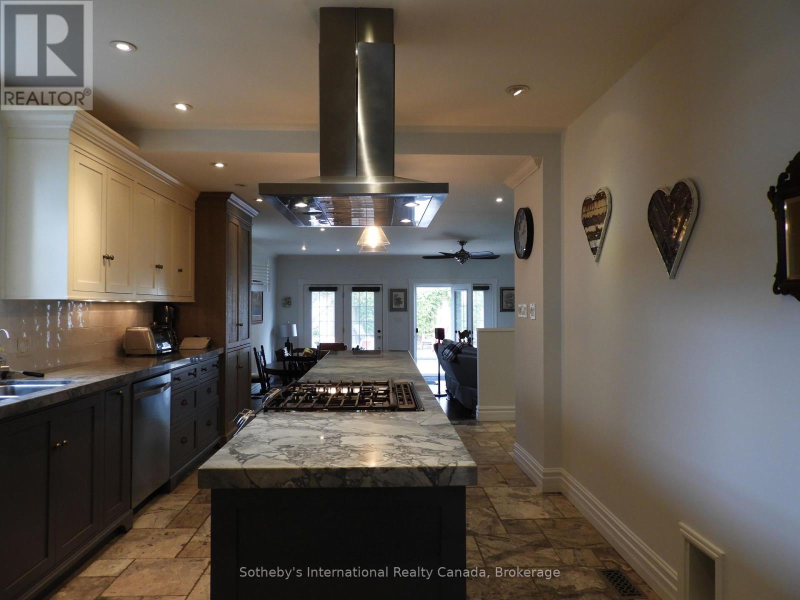 77 Fourth Street W Property Photo 5