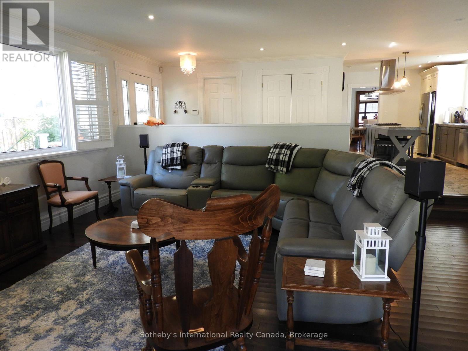 77 Fourth Street W Property Photo 10