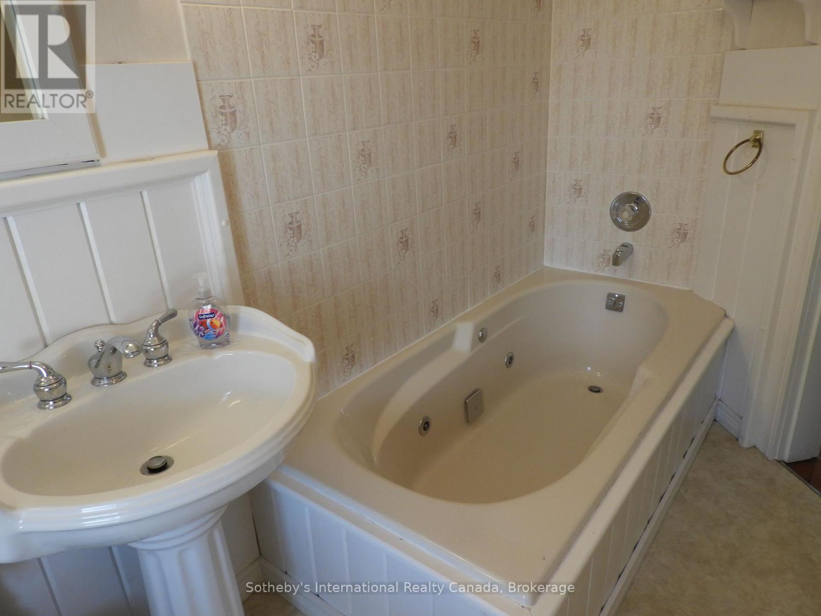 77 Fourth Street W Property Photo 22
