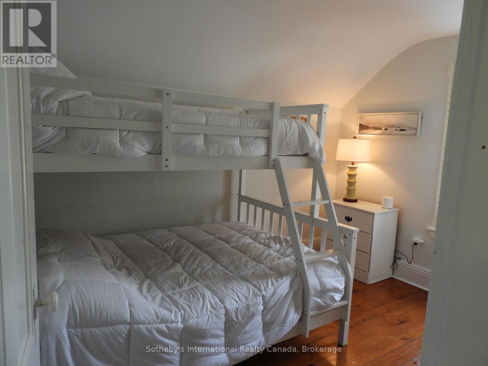 77 Fourth Street W Property Photo 23