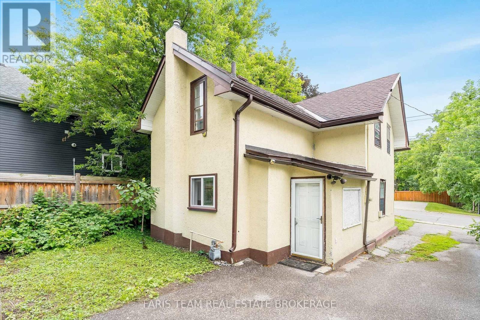 308 Russell Street Property Photo 24