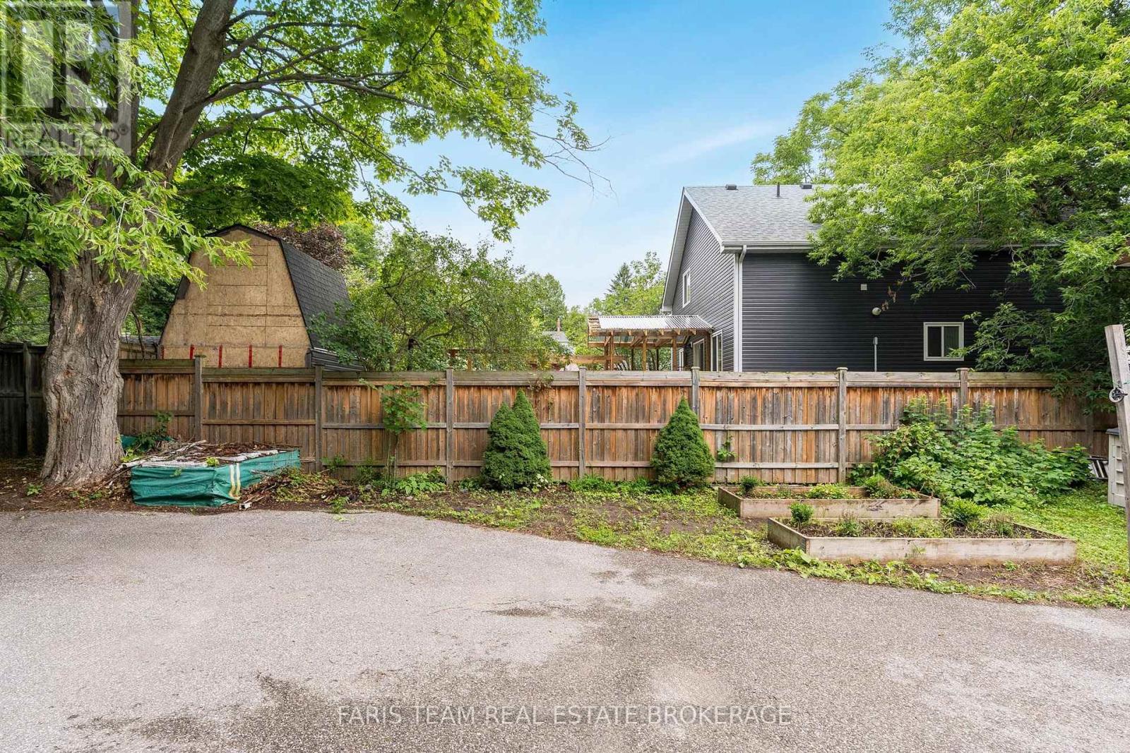308 Russell Street Property Photo 26