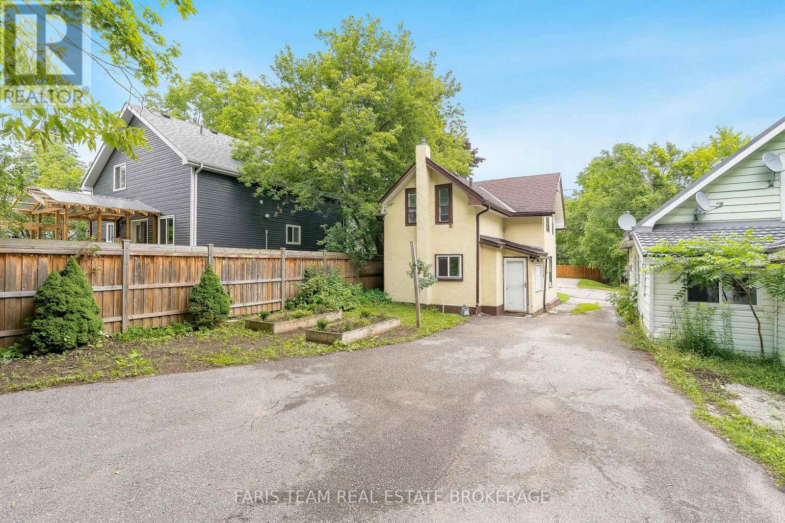 308 Russell Street Property Photo 27