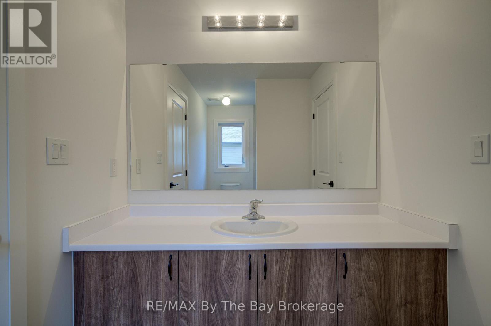 38 Amber Drive Property Photo 27