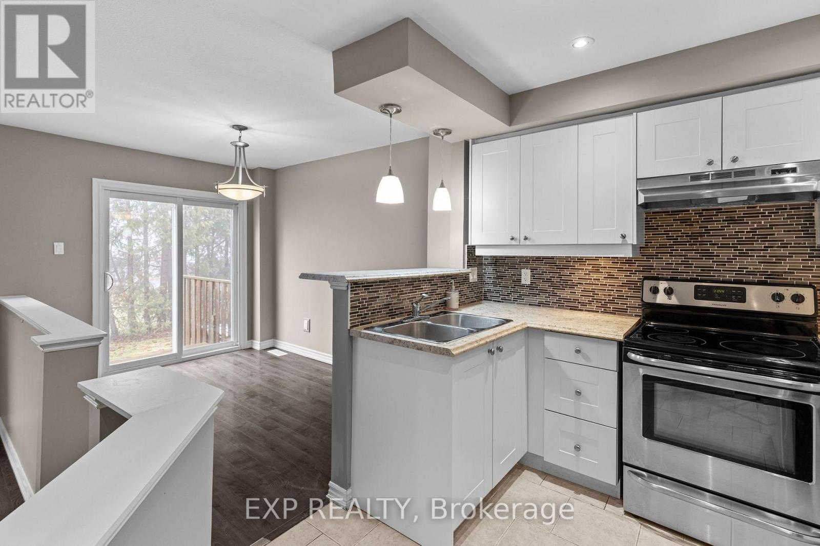 12 - 12 Lankin Boulevard Property Photo 6