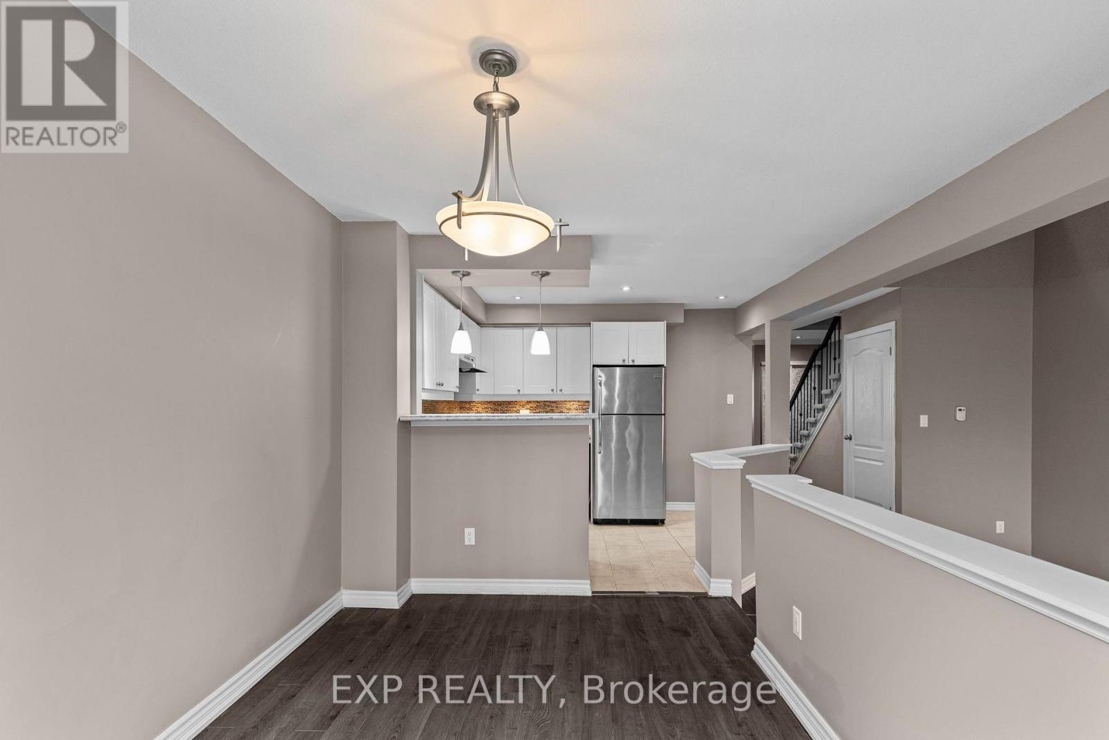 12 - 12 Lankin Boulevard Property Photo 8
