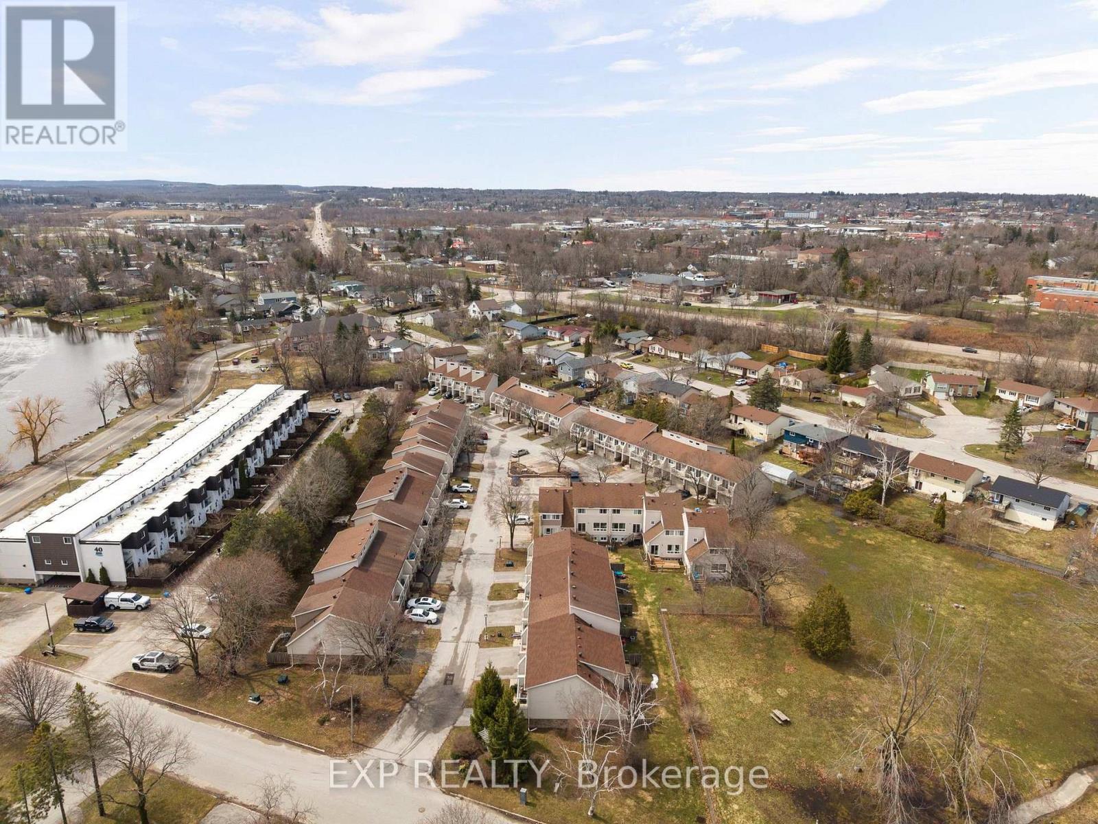 12 - 12 Lankin Boulevard Property Photo 27