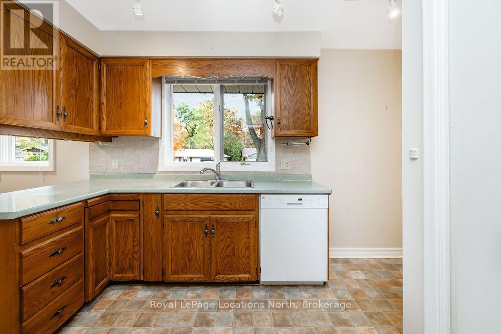 9 Vine Crescent Property Photo 7