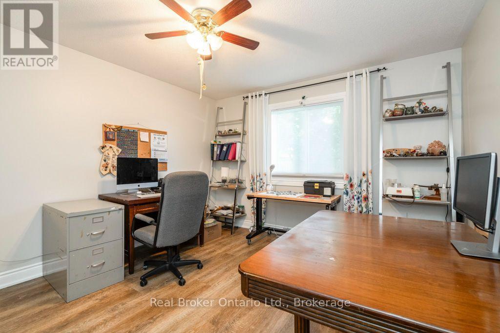 22 Burton Crescent Property Photo 11