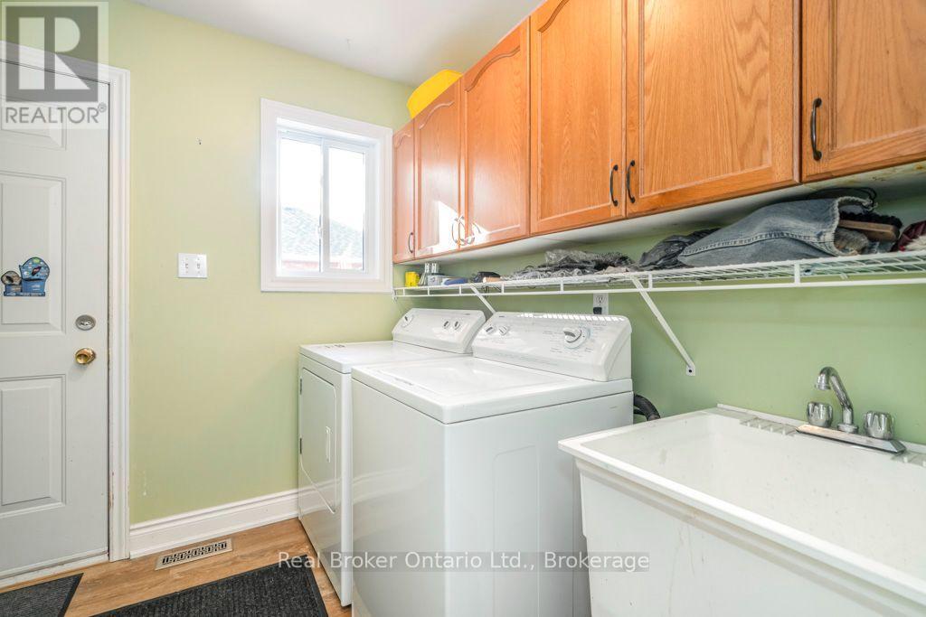 22 Burton Crescent Property Photo 14