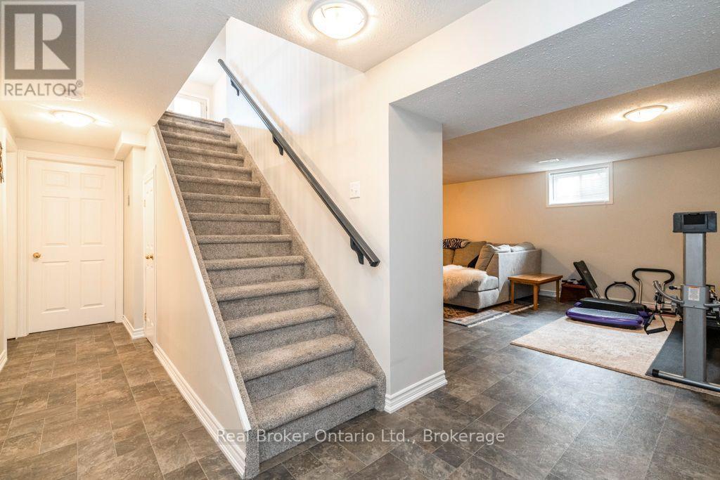 22 Burton Crescent Property Photo 16