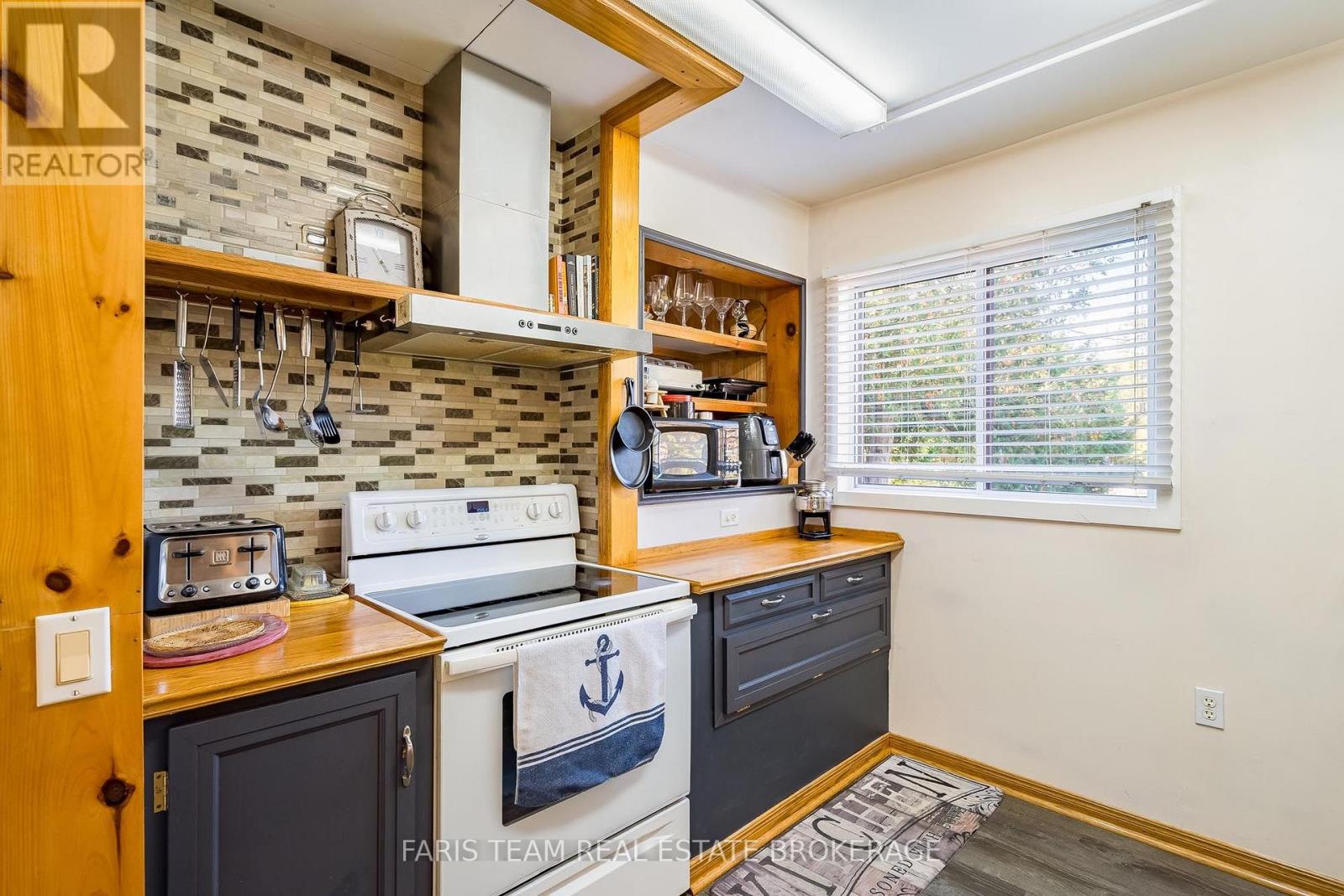 7 Couchiching Crescent Property Photo 6