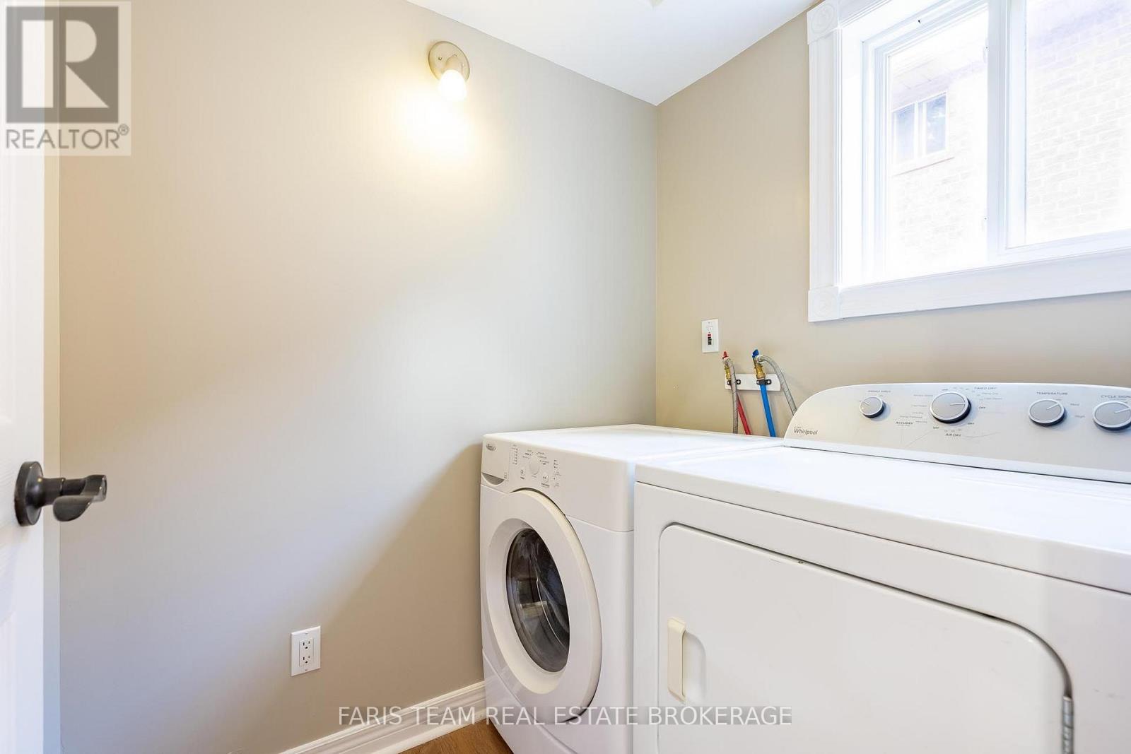186 Ferndale Drive S Property Photo 16