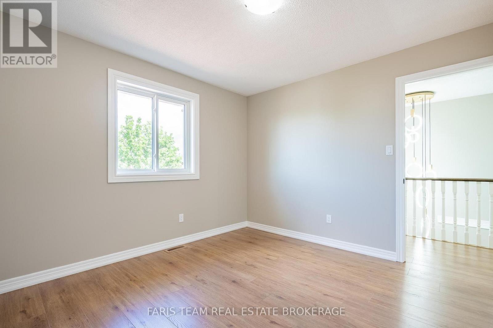 186 Ferndale Drive S Property Photo 21