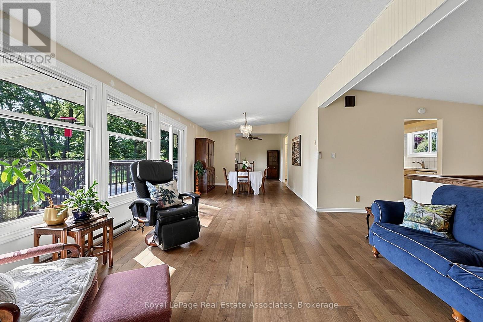 408 Mooney Crescent Property Photo 9