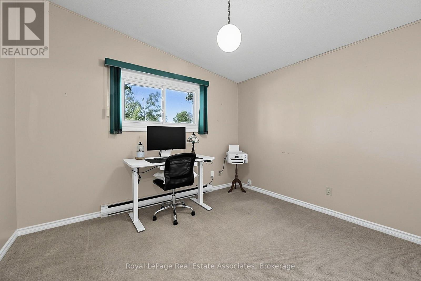 408 Mooney Crescent Property Photo 22