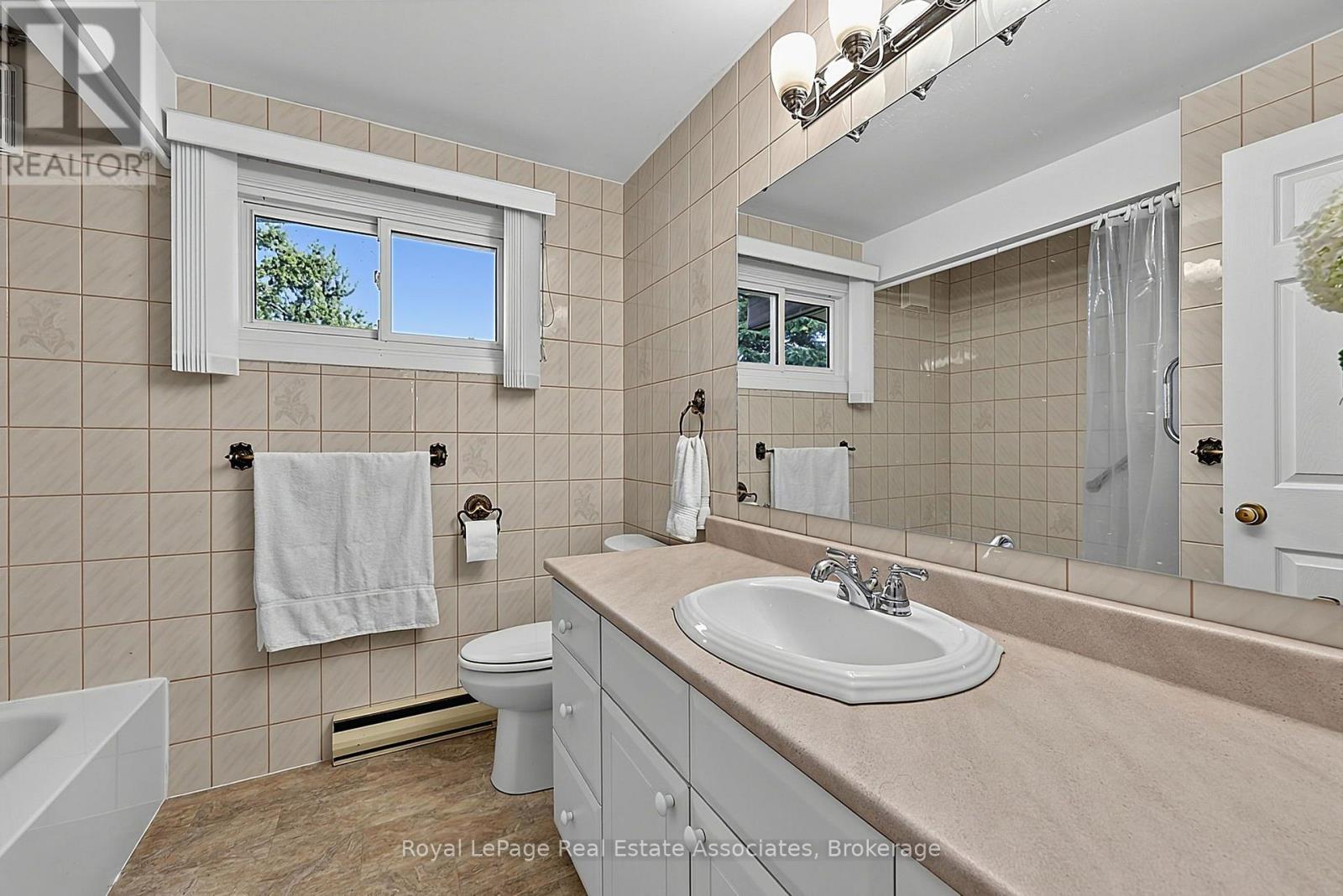 408 Mooney Crescent Property Photo 23