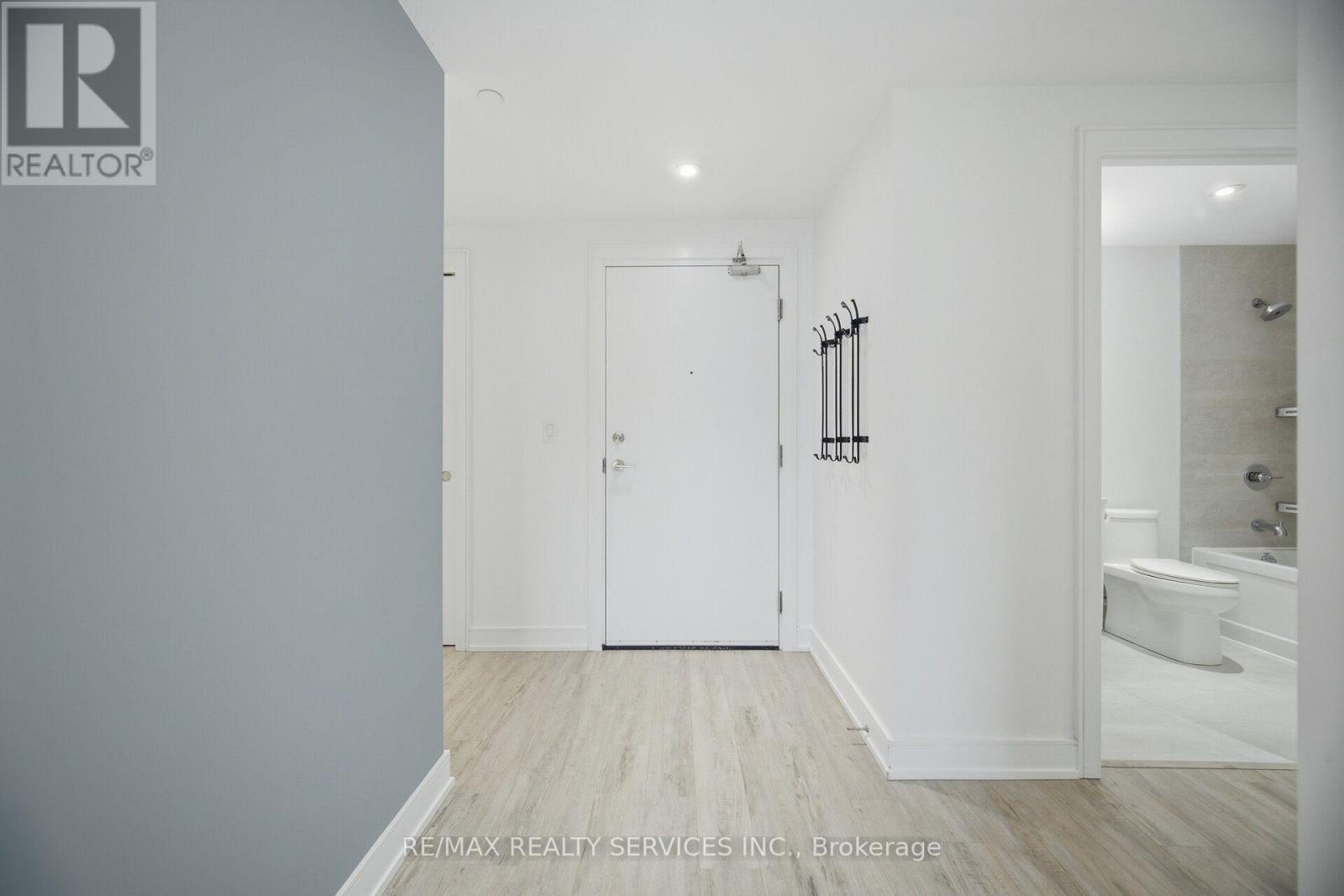620 - 185 Dunlop Street E Property Photo 6