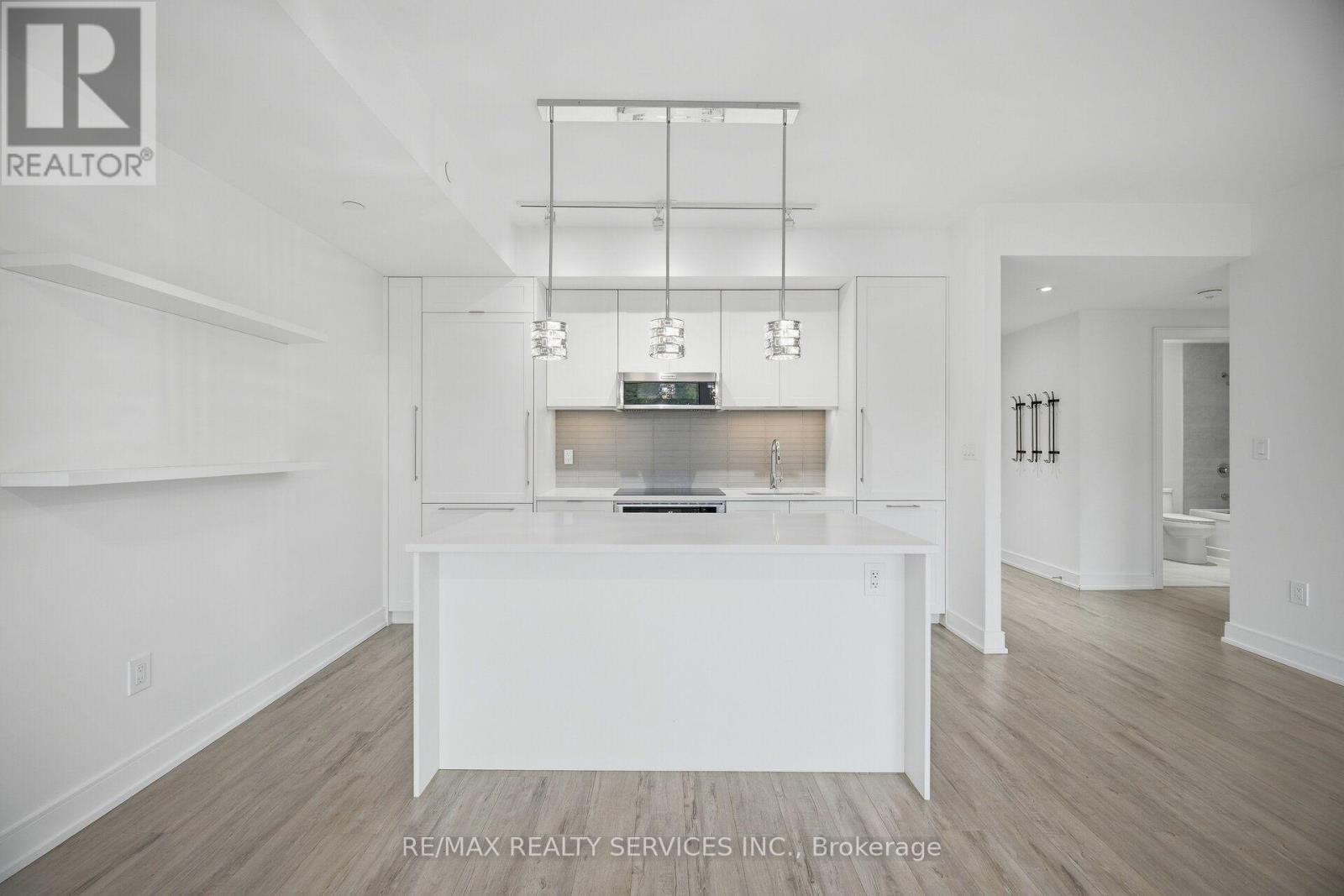 620 - 185 Dunlop Street E Property Photo 8