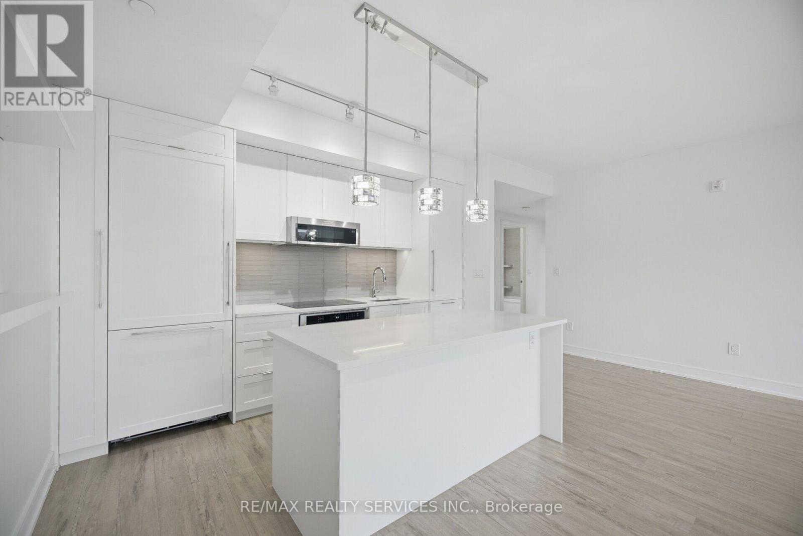 620 - 185 Dunlop Street E Property Photo 9