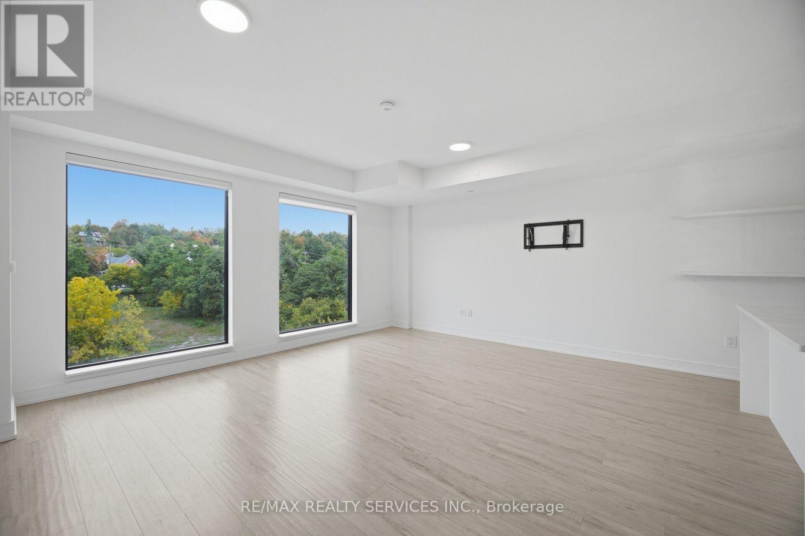 620 - 185 Dunlop Street E Property Photo 14
