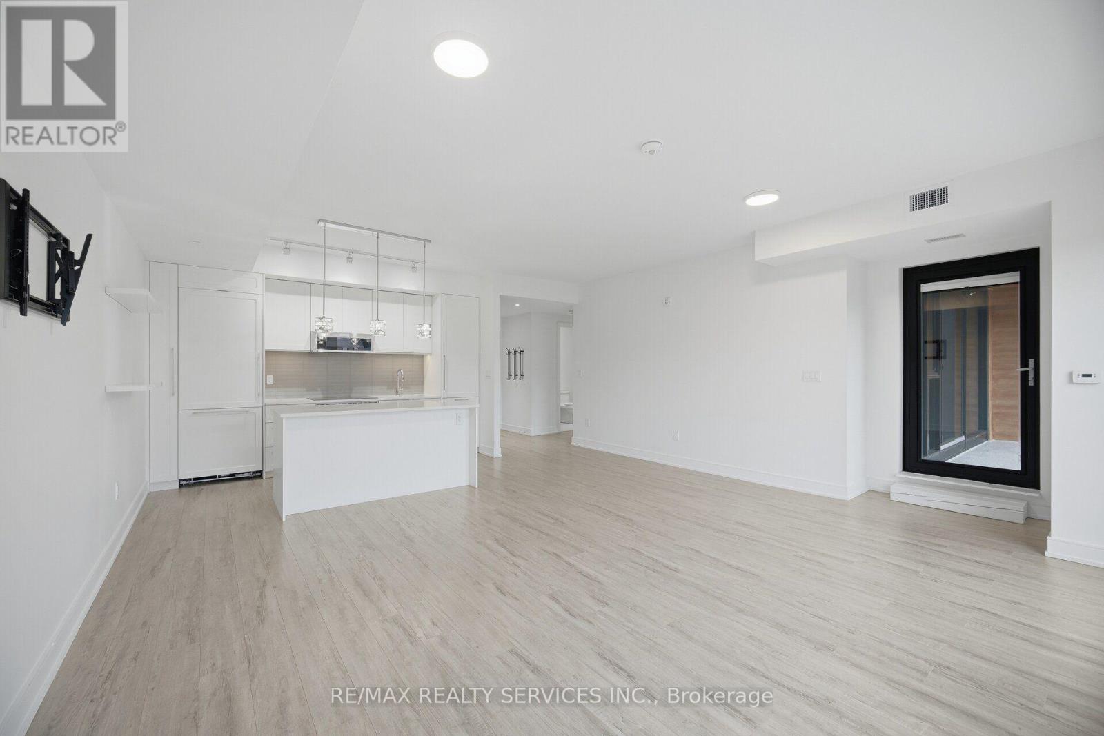 620 - 185 Dunlop Street E Property Photo 15