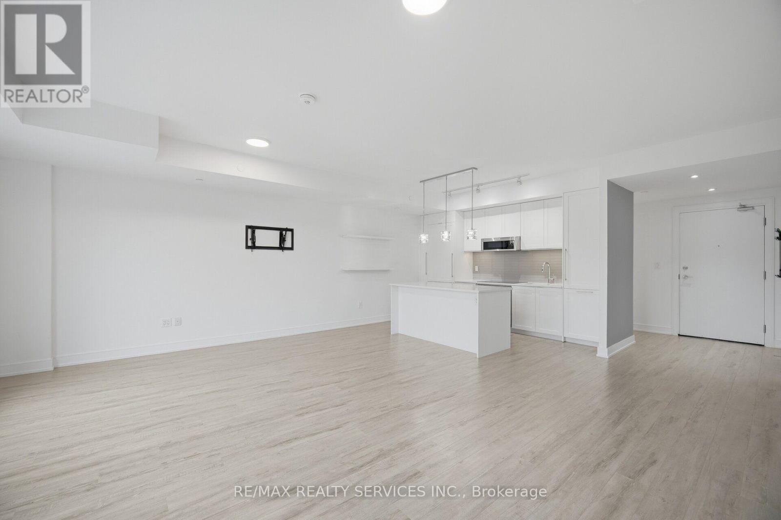 620 - 185 Dunlop Street E Property Photo 16