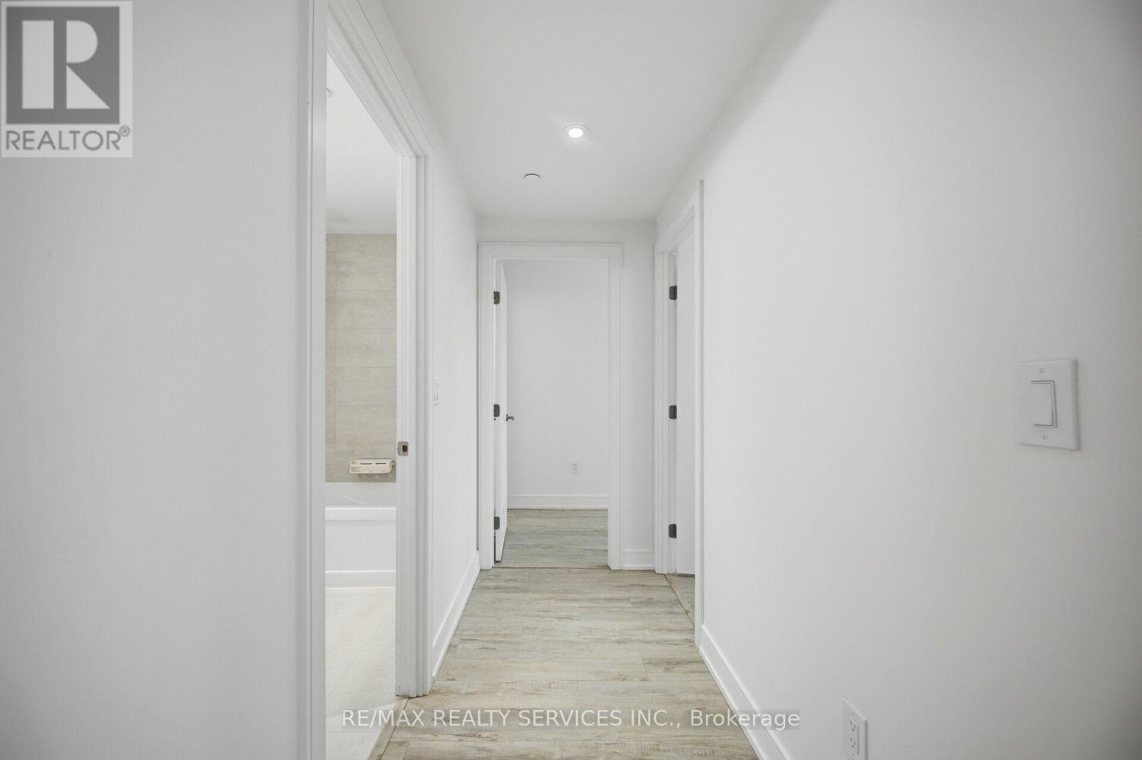 620 - 185 Dunlop Street E Property Photo 17