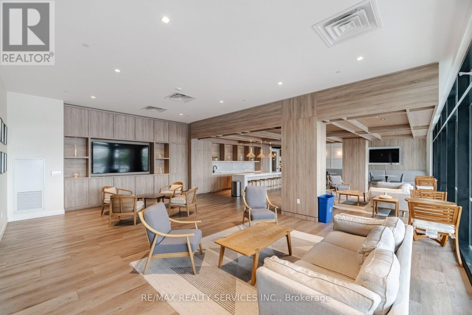 620 - 185 Dunlop Street E Property Photo 32