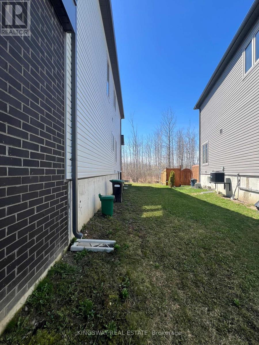 255 Atkinson Street Property Photo 34
