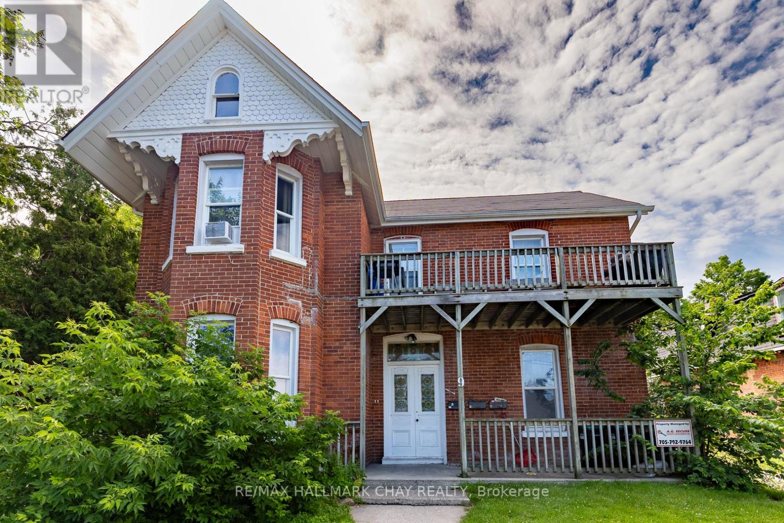 9 Penetang Street Property Photo 2