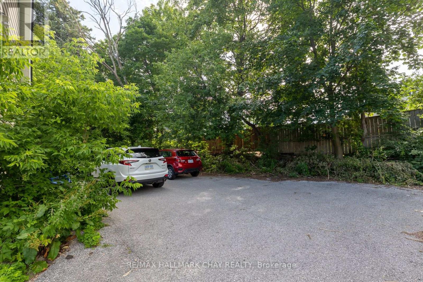 9 Penetang Street Property Photo 13