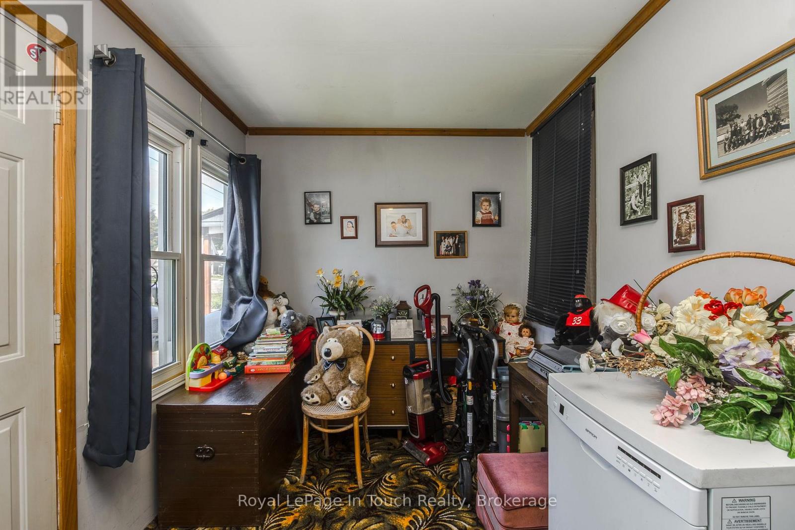 323 William Street Property Photo 9