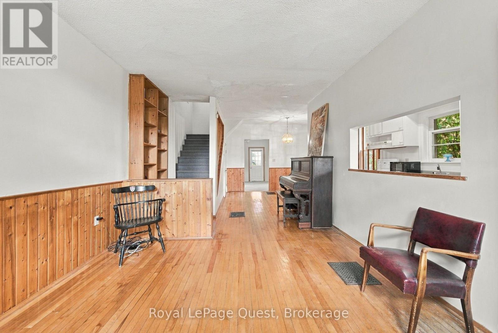 148 Coldwater Road W Property Photo 7