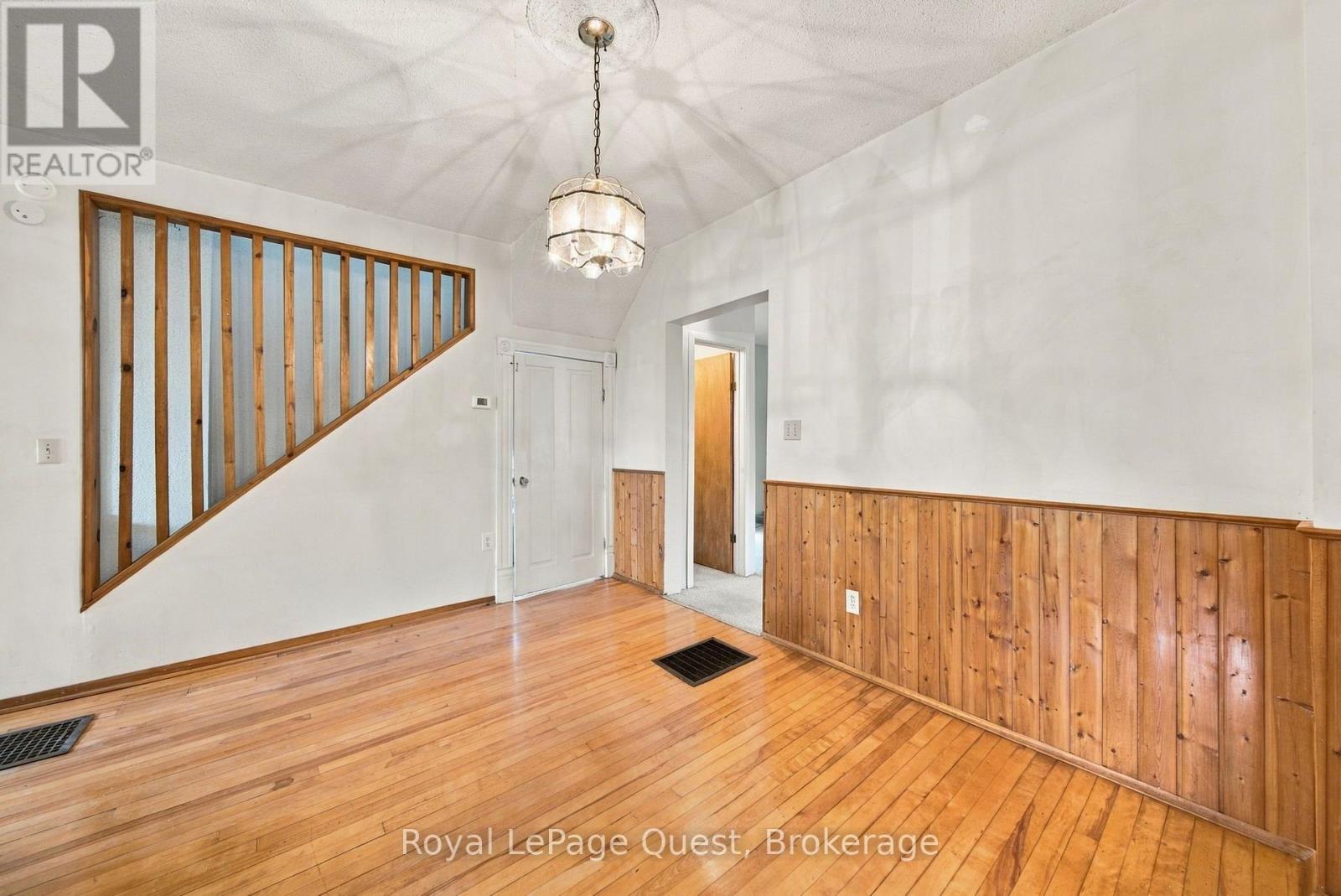 148 Coldwater Road W Property Photo 10