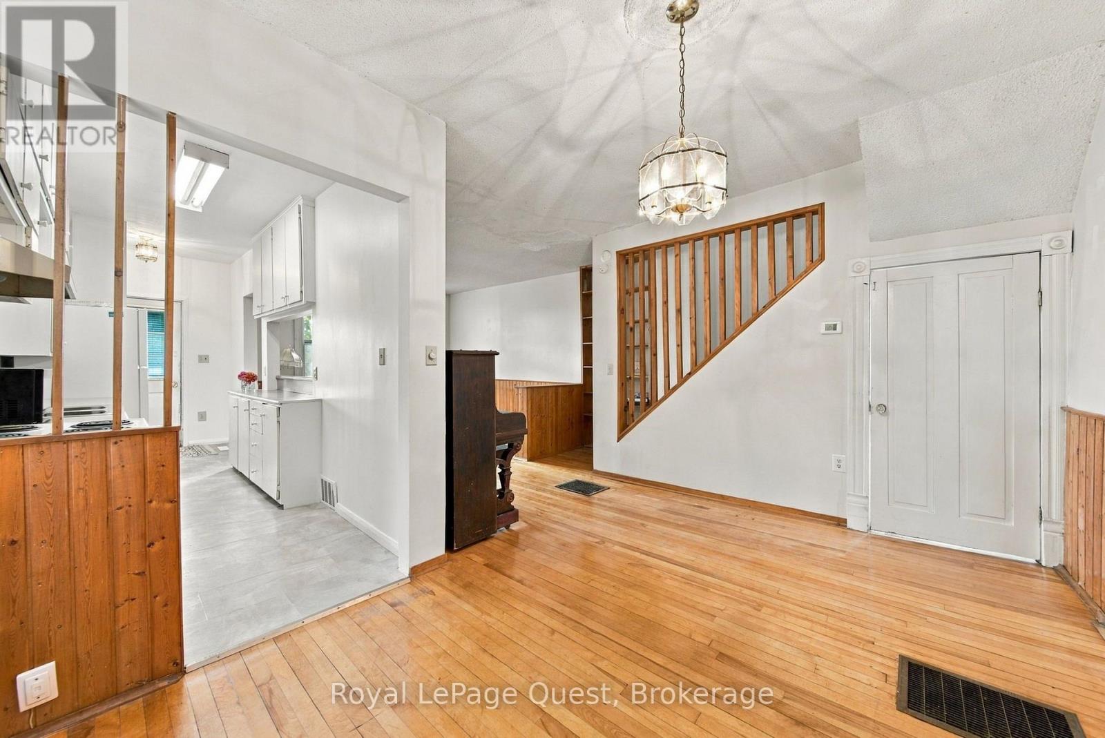 148 Coldwater Road W Property Photo 11