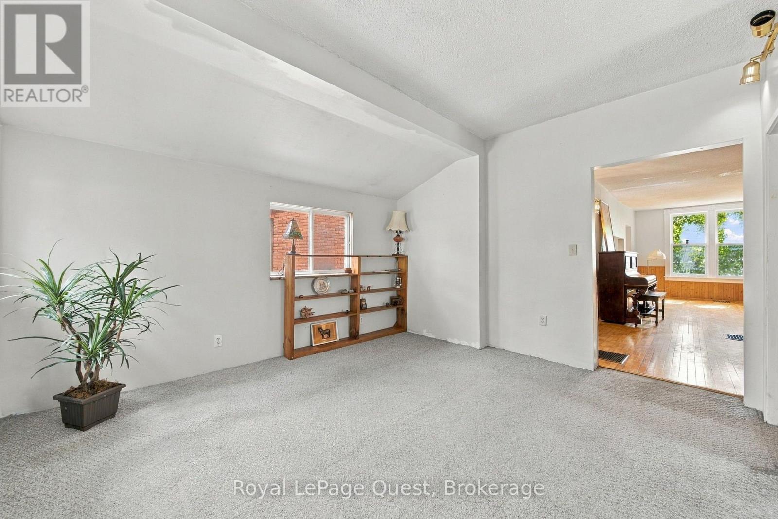 148 Coldwater Road W Property Photo 15
