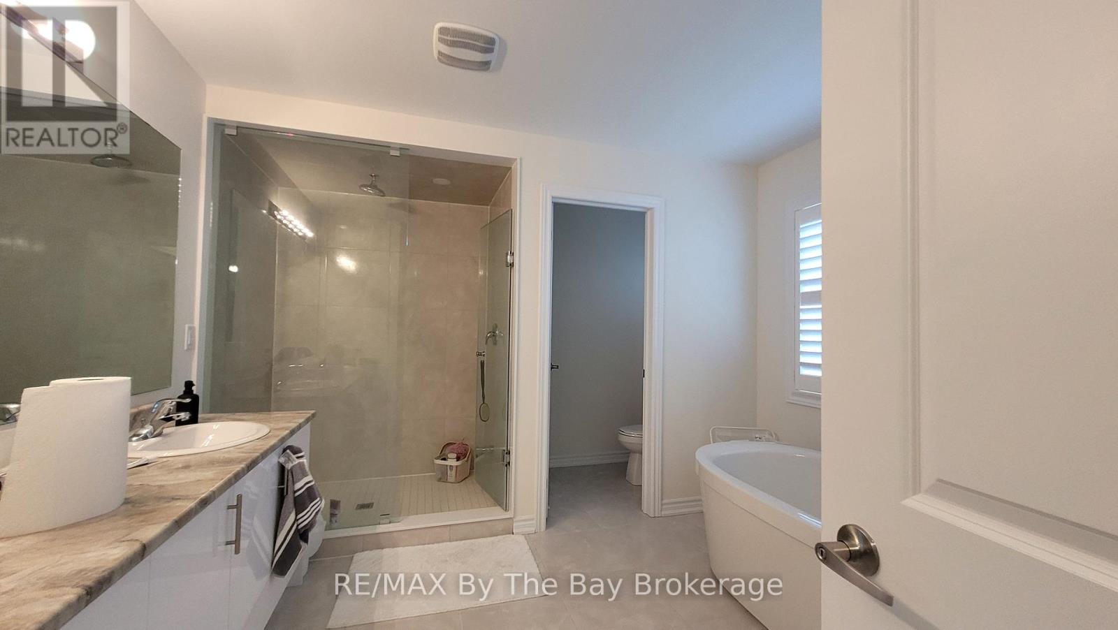 32 Rosanne Circle Property Photo 19