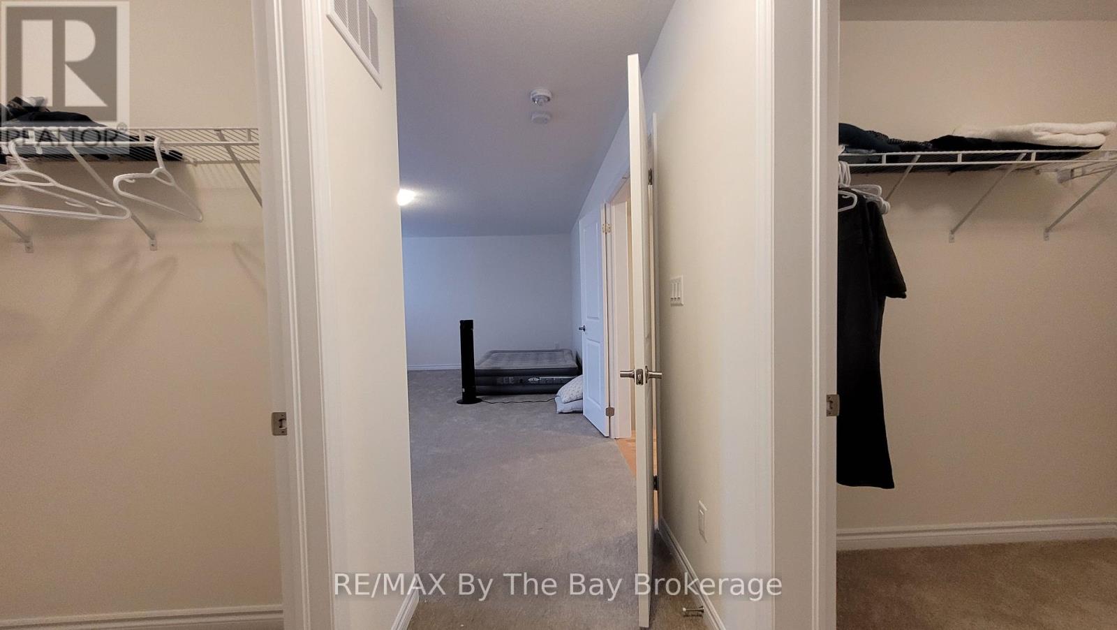 32 Rosanne Circle Property Photo 22