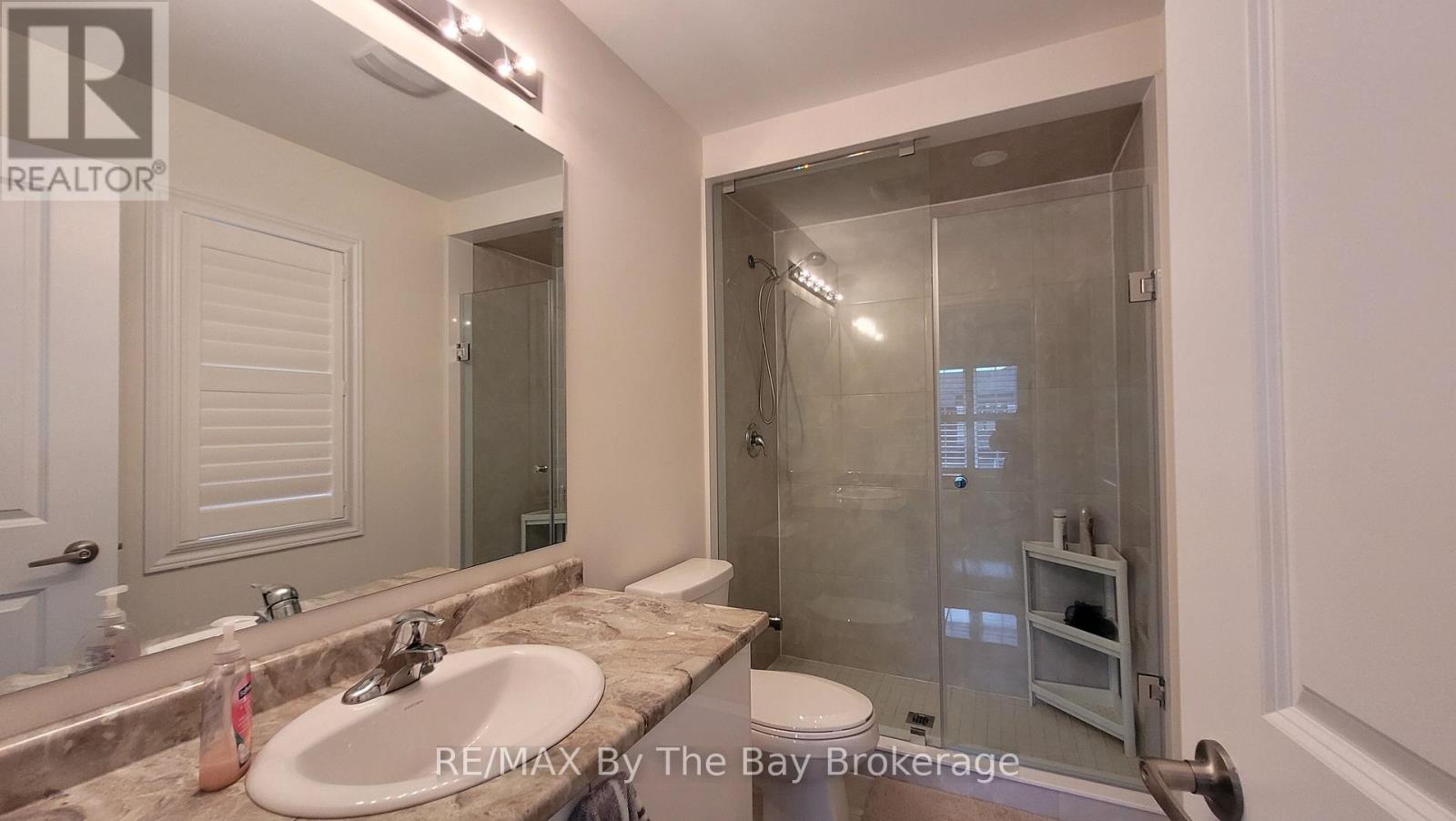 32 Rosanne Circle Property Photo 25