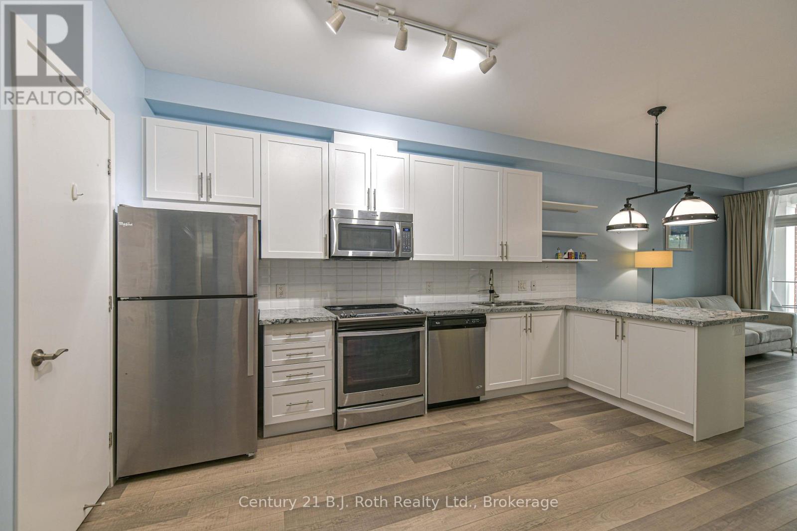Suite 206 - 40 Horseshoe Boulevard Property Photo 7